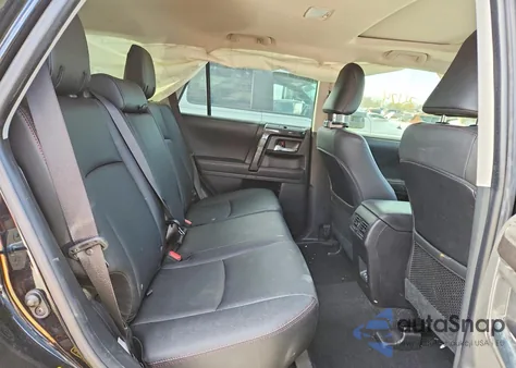 2021 Toyota 4Runner Venture z USA, uszkodzony, nr VIN JTEHU5JR2M5948762